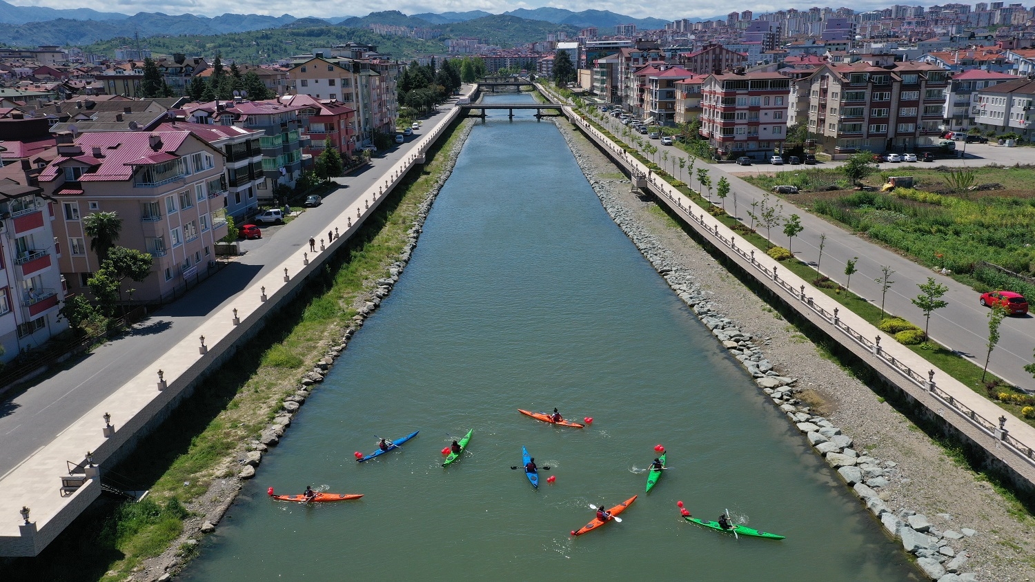 CİVİL ESKİ GÜNLERİNE KAVUŞTU